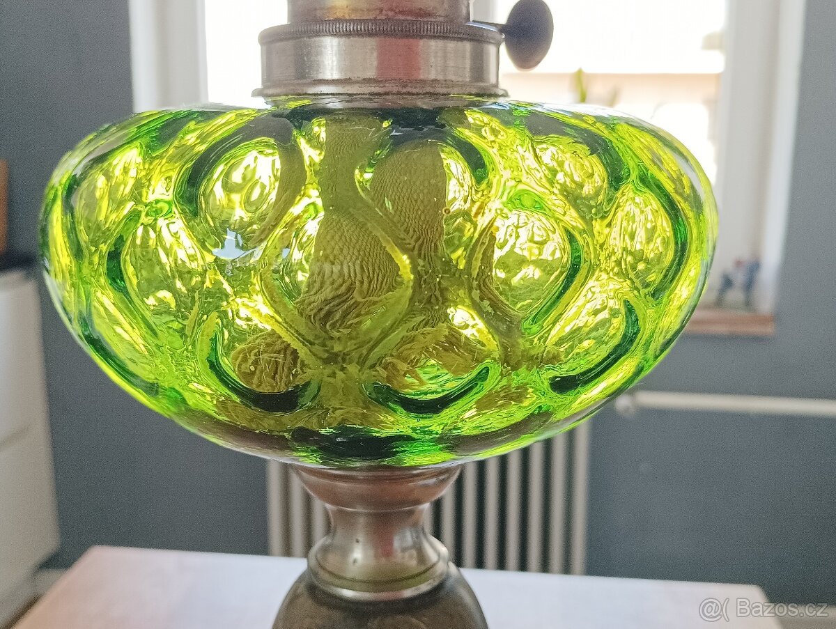 STAROŽITNÁ PETROLEJKA VE STYLU HISTORISMU(DRUHÉ ROKOKO),1900 - 12