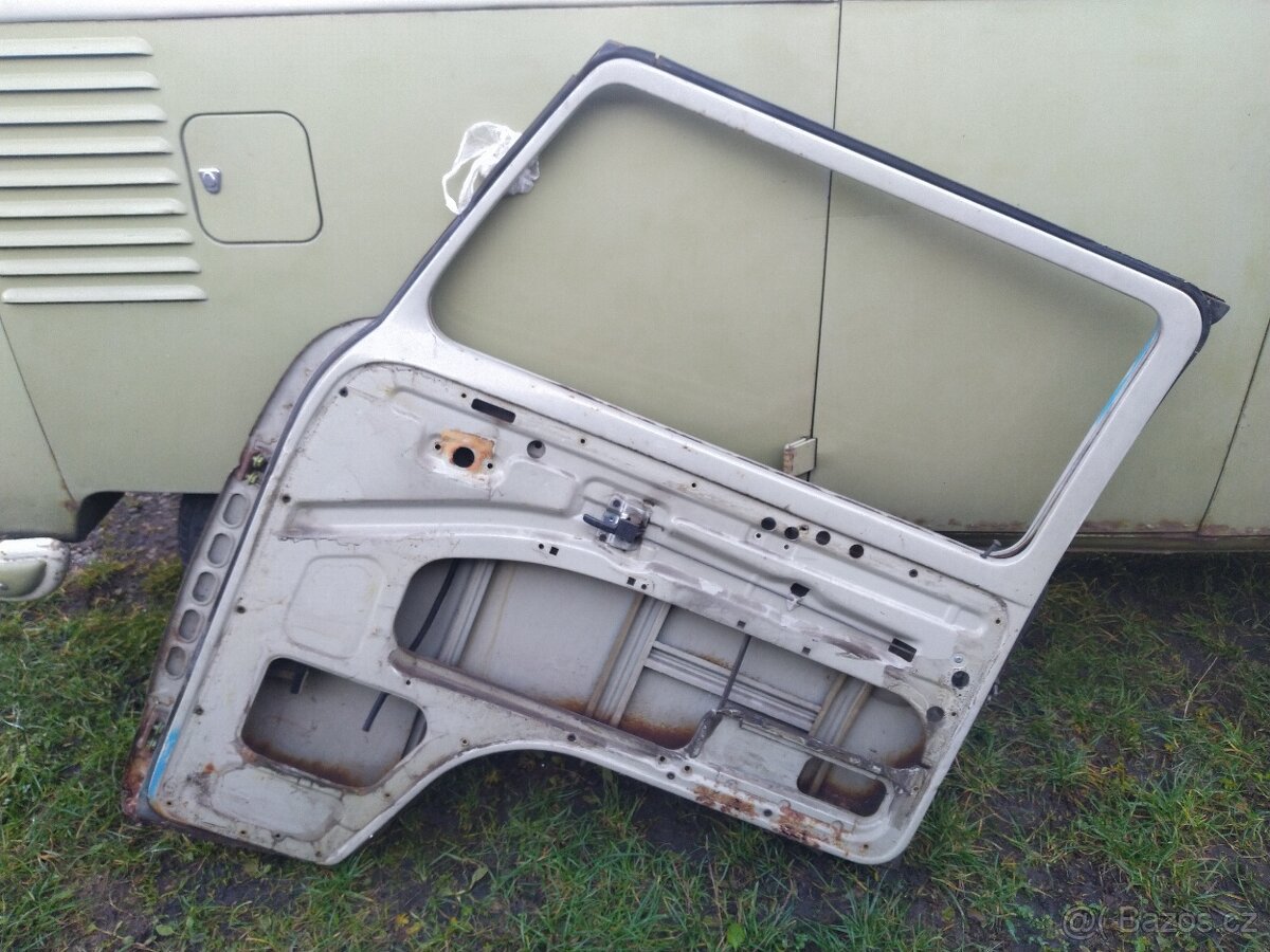 Prodám mnoho dveří i dobré na VW T2 - 12