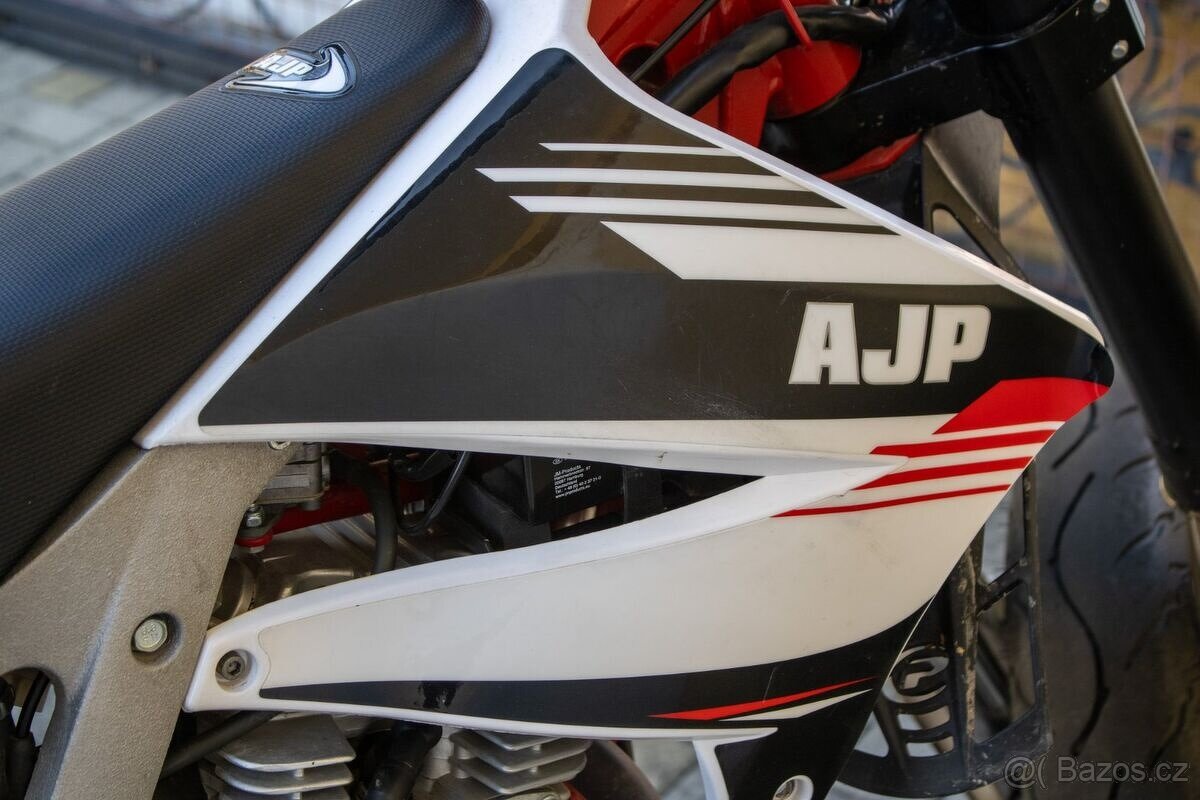 AJP PR4 240 Enduro - 12
