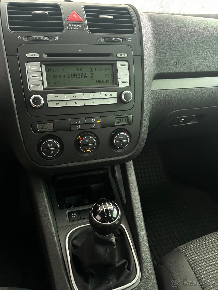 VW Jetta - 12