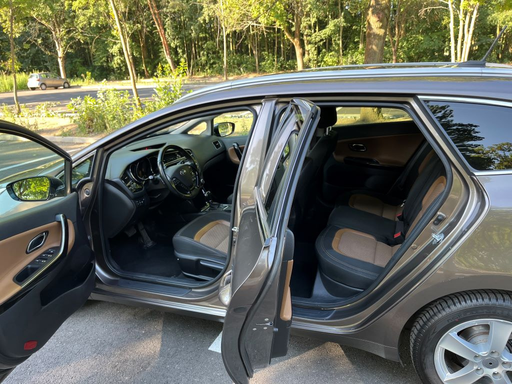 Kia Ceed SW 1.6 CRDi automat - 12