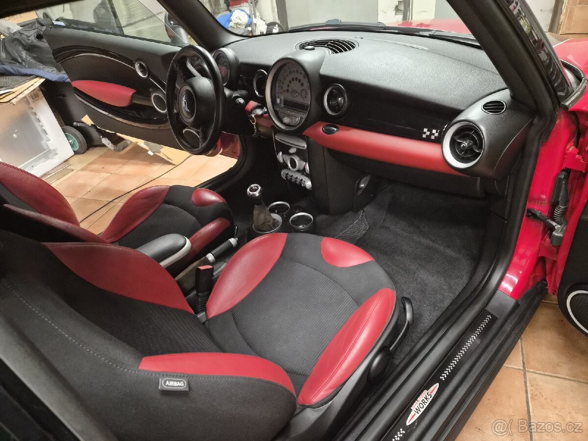Mini Cooper JCW 1,6 155KW plná výbava - 12