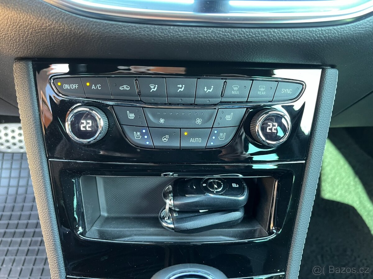 Opel Astra 1.4 T Automat BOSE LED Kůže Masáž - 12