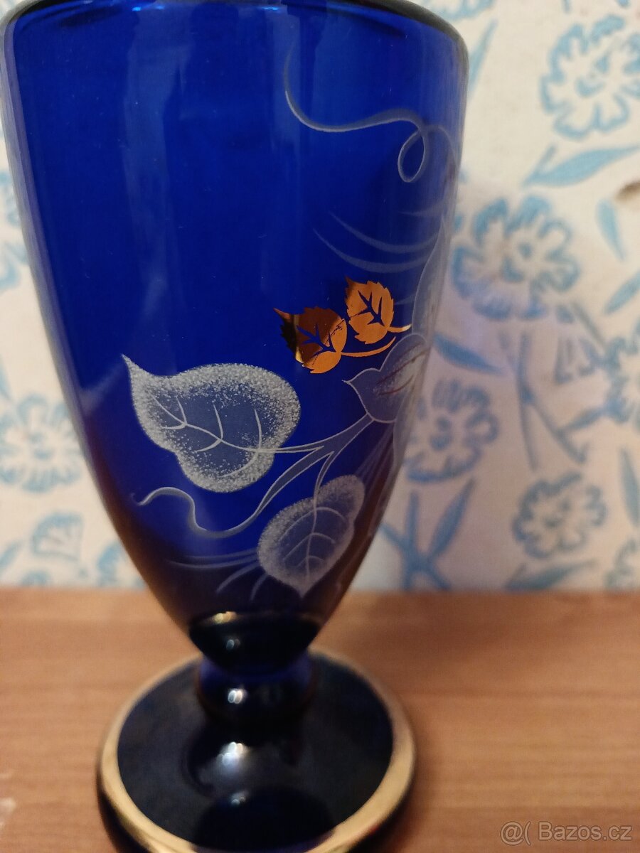 Modrá skleněná váza - 12