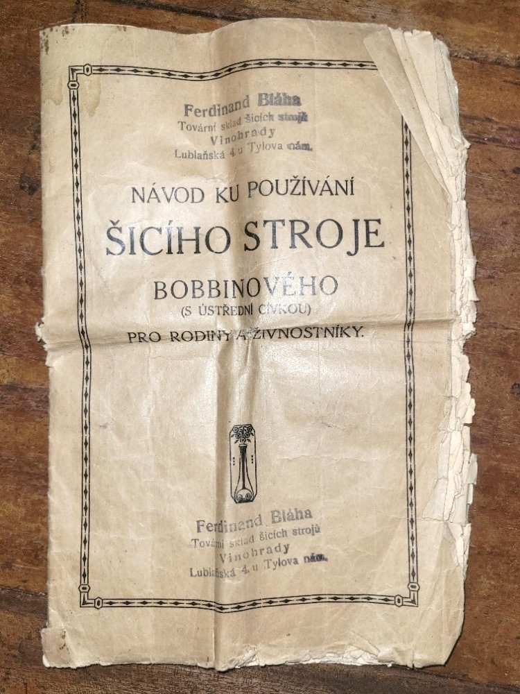 Starožitný šicí stroj Lada. funkční - 12