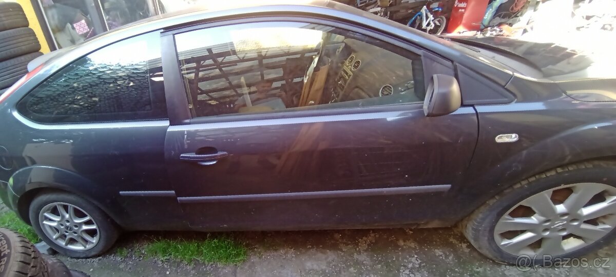 Focus 2006 1.6 16v 3 dveřové kupé HXDA 85 kw - 12
