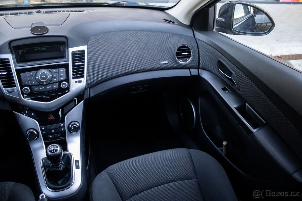 Chevrolet Cruze 1.6, 91kW (2012) - 12