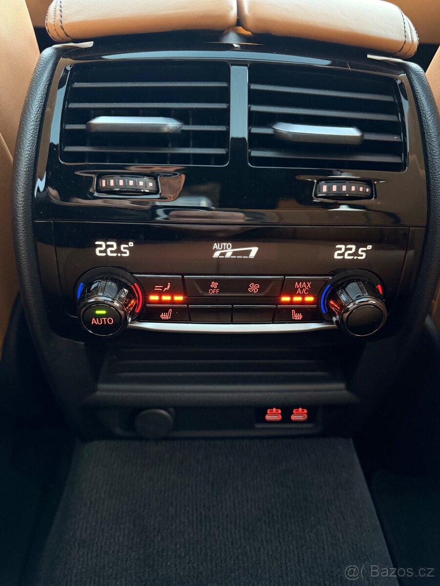 BMW 540i xDrive Touring – TOP výbava, záruka do 07/2027 - 12