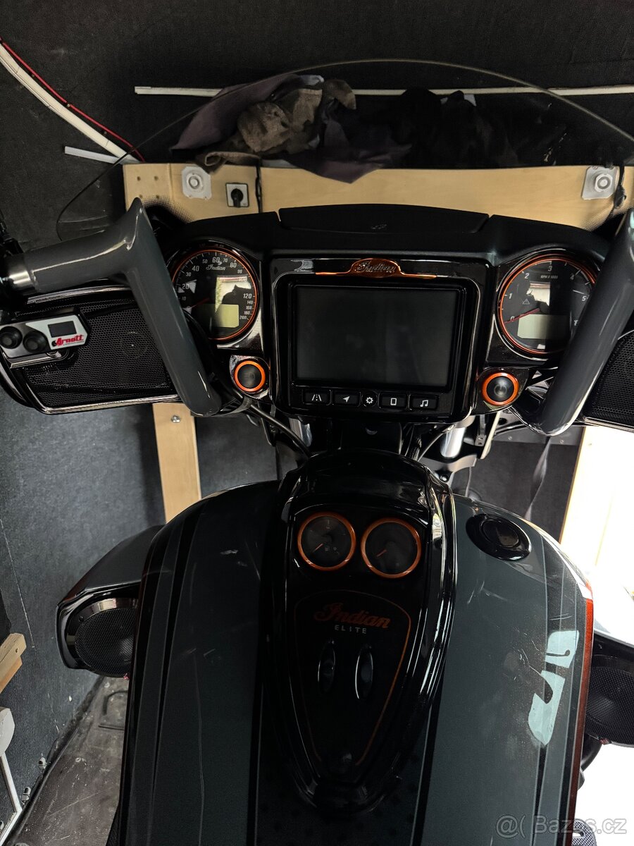 Indian Roadmaster Elite - 12