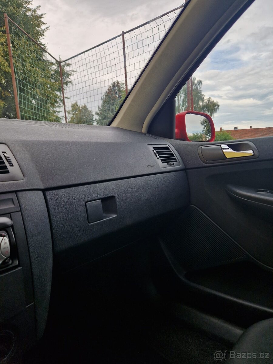 Prodám Škoda Fabia první generace r.v.2004 - 12