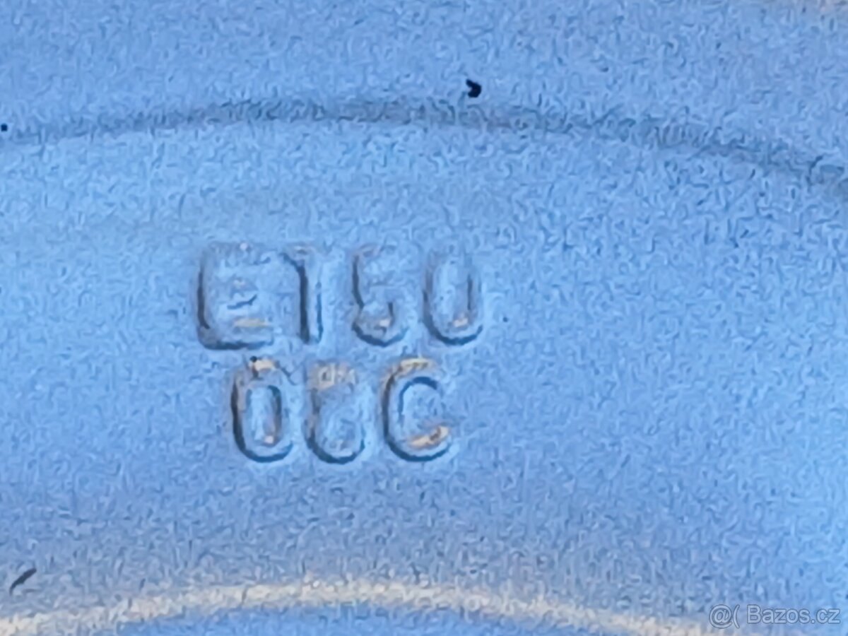 Zimní kola Dacia Duster Nokian 215/65/16 vzorek 8mm - 12