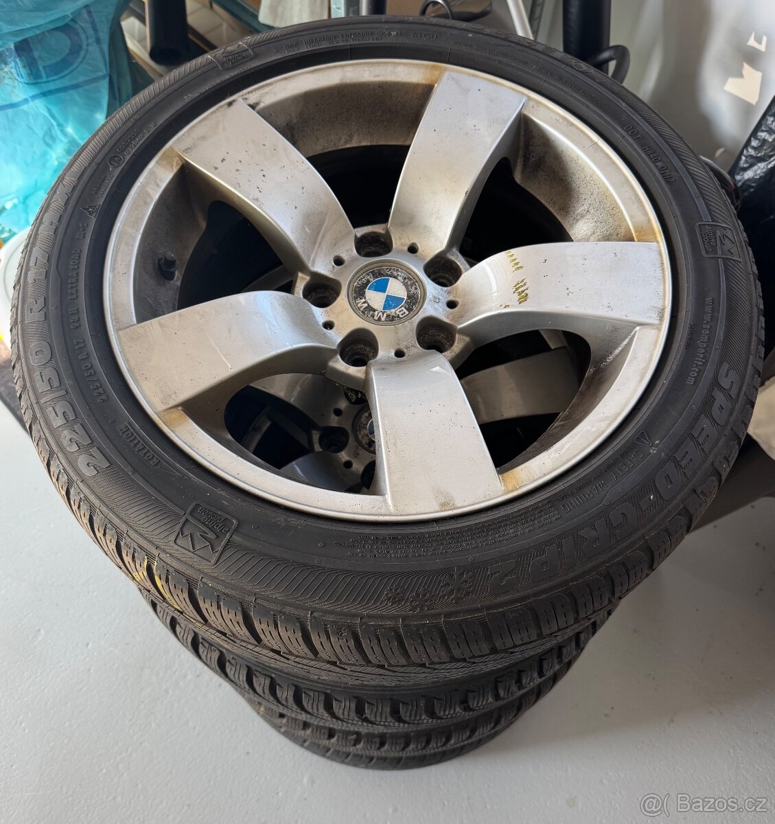 BMW E60 550i V8 - 12