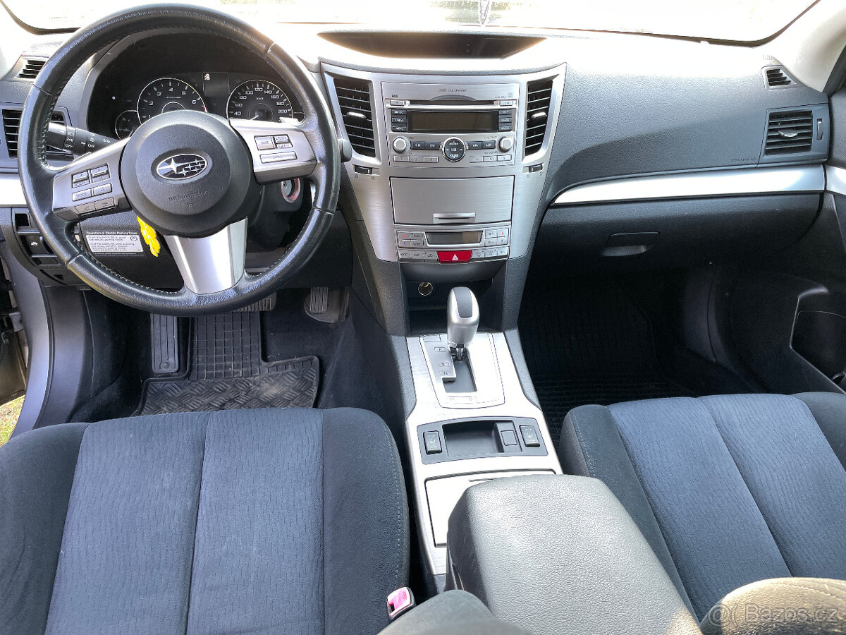 Subaru Outback 2.5I 4x4 automat benzín - 12
