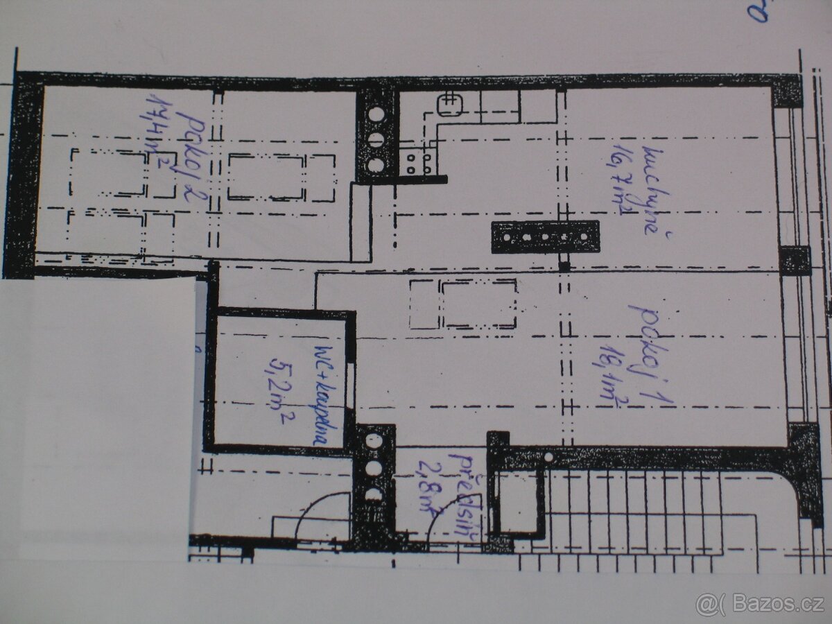 Byt u Riegrových sadů - výhled na Hradčany a okolní střechy - 12