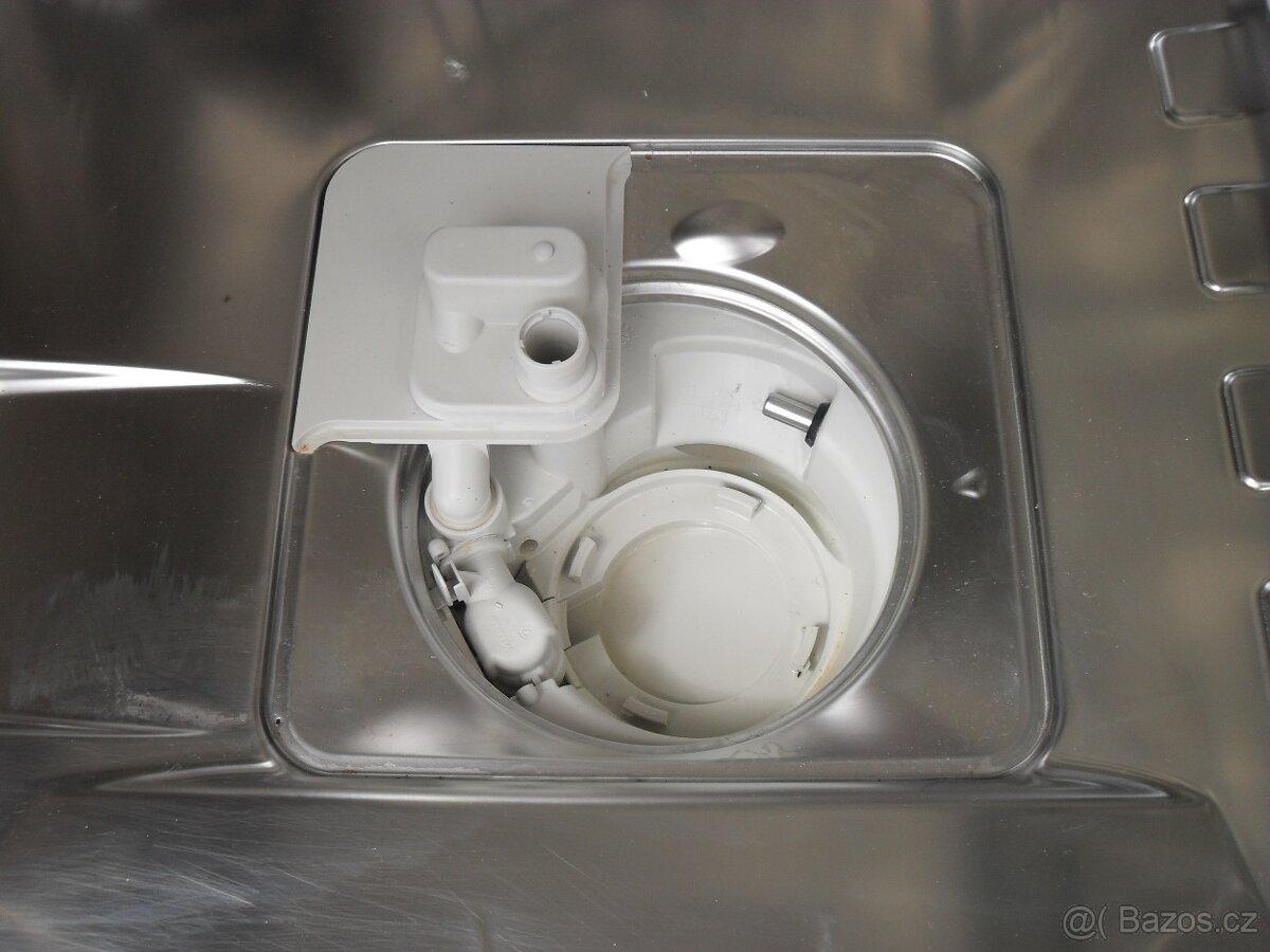 MIELE VESTAVNÁ MYČKA,PŘIHRÁDKA NA PŘÍBORY,LCD,TURBO,TOP ZNAČ - 12