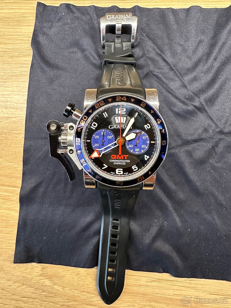 Luxusní hodinky Graham Chronofighter Oversize GMT - 12