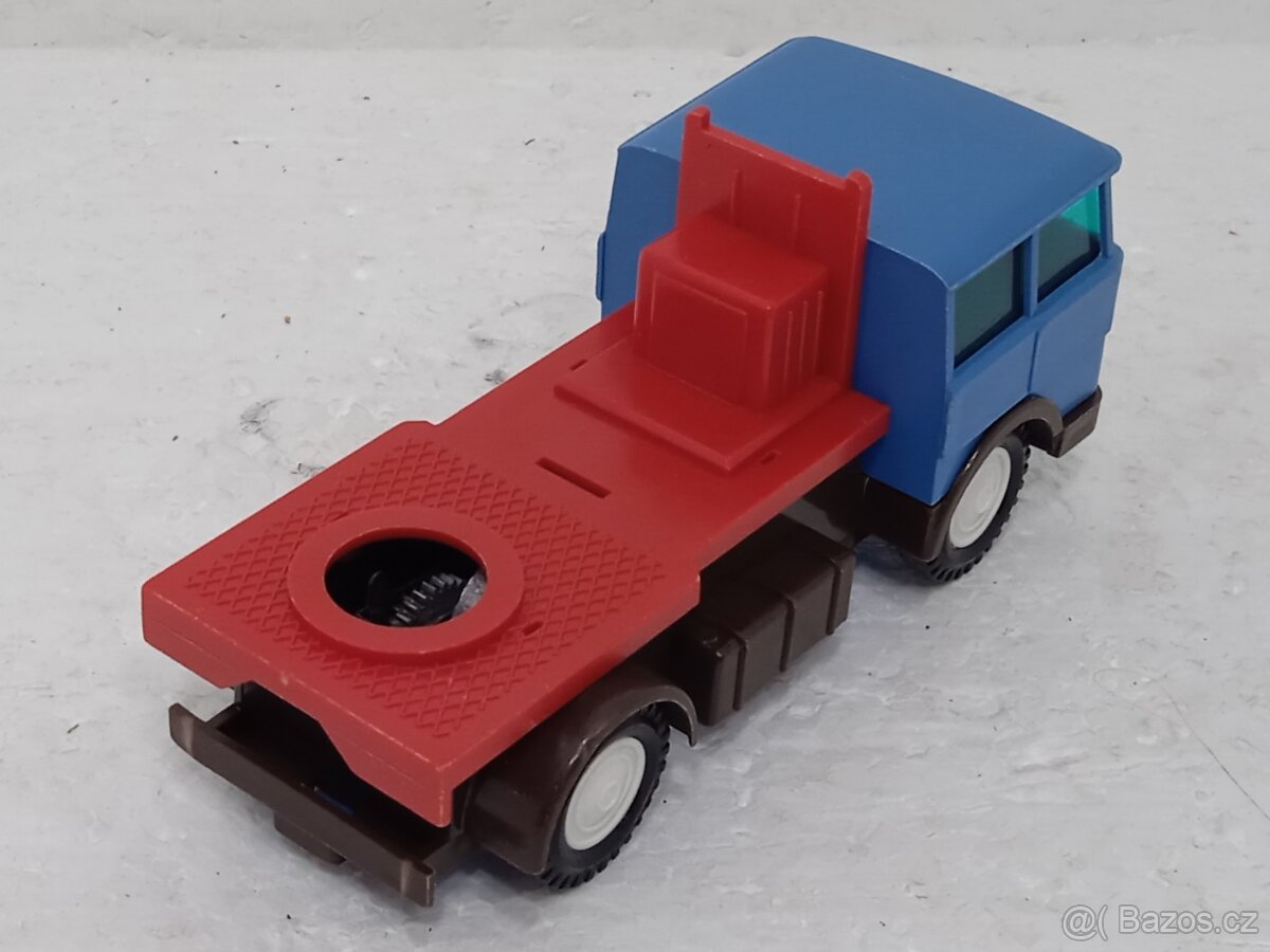 Nákladní setrvačníkové auto ITES Retro hračka - 12