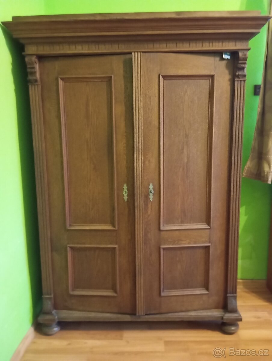 Starý nábytek z masivu - 12
