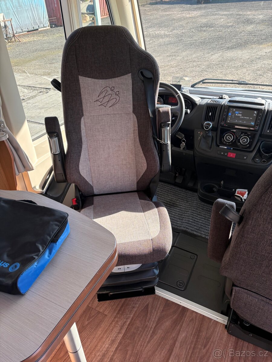 Obytné auto knaus - 12