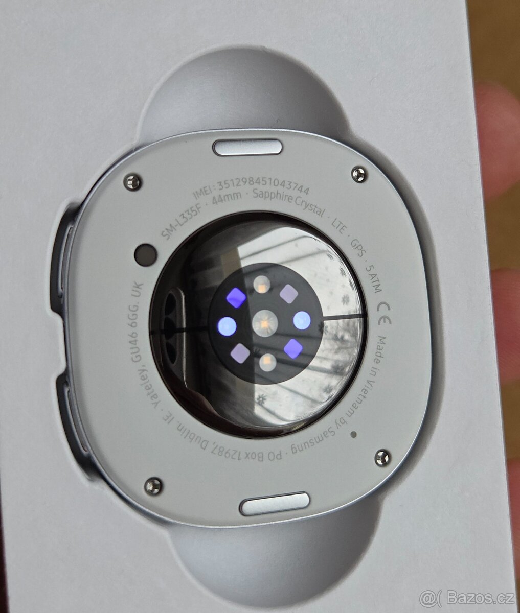 Samsung Galaxy Watch8 44 mm LTE Stříbrné ZÁNOVNÍ - 12