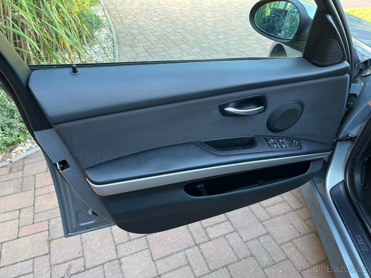 BMW Řada 3, 320i 110kW Navi-Panorama-Serviska - 12