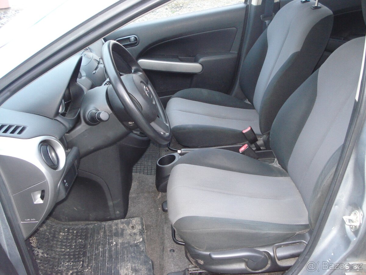 Mazda 2 1.3i CE - 12