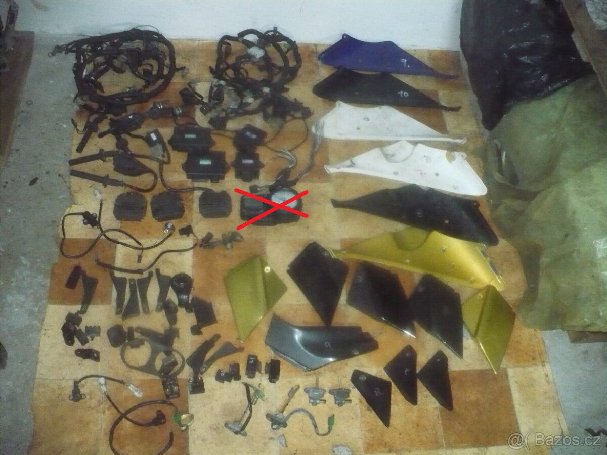 Yamaha YZF R1/fazer rv. 98-01-díly ze tří moto - 12