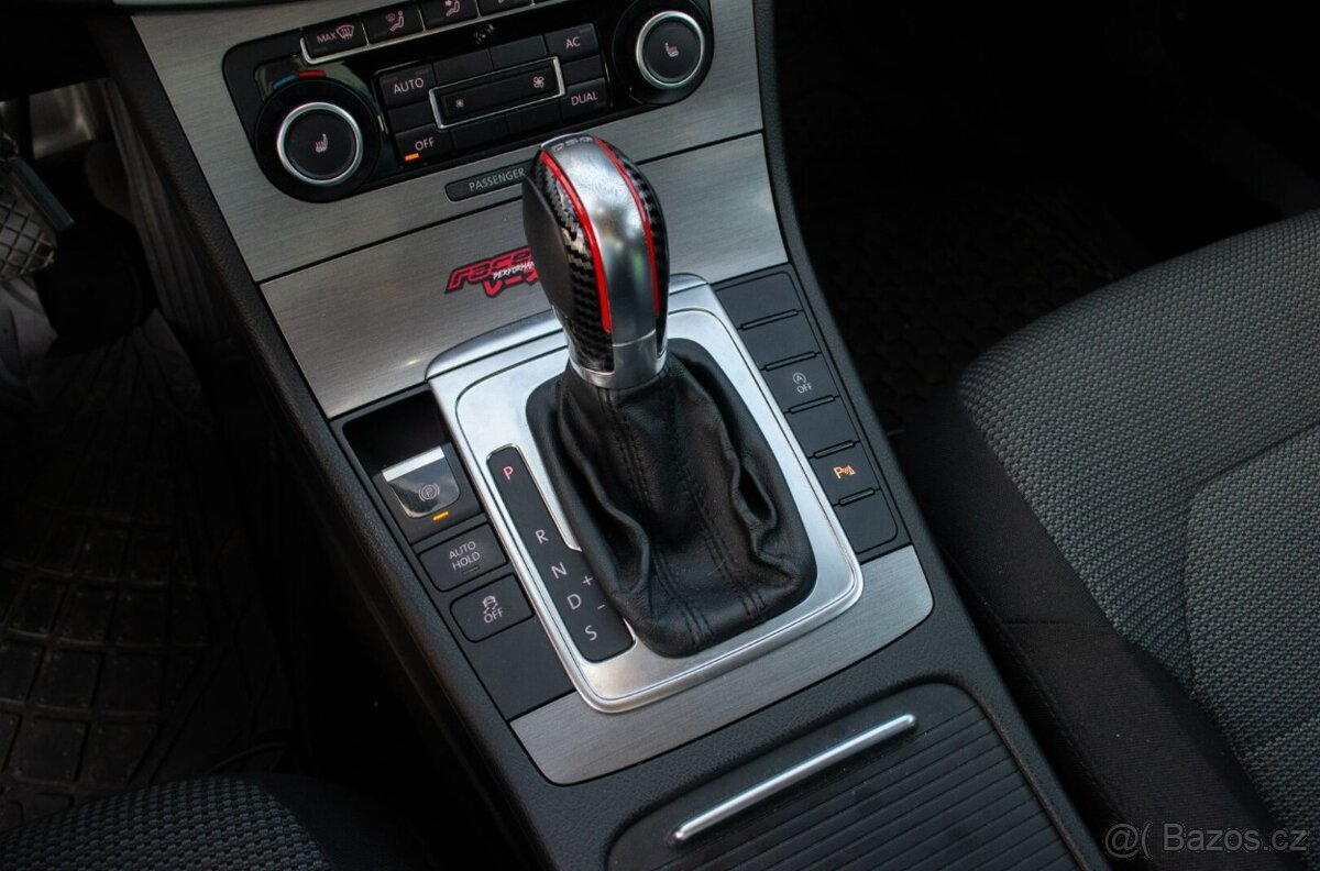 Volkswagen Passat B7 Combi 2.0 TDI DSG - 12