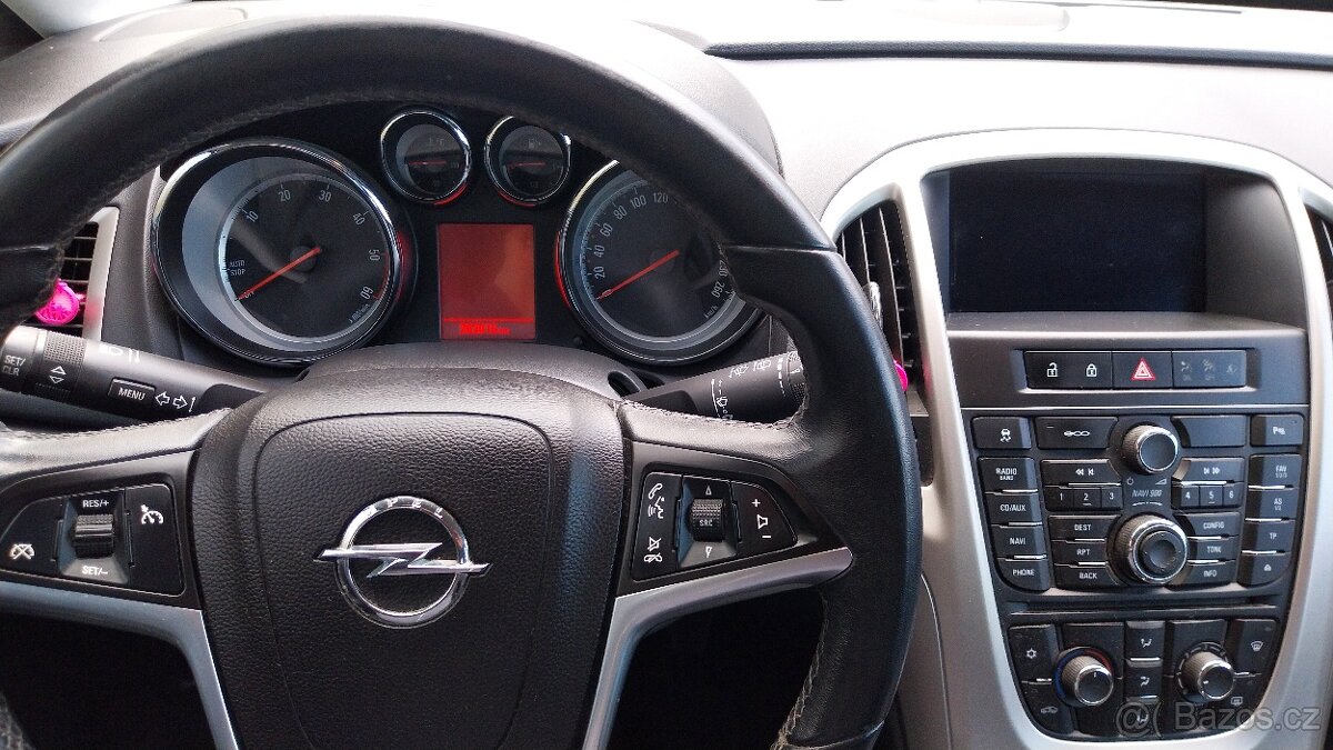 Opel Astra J 1.3TDCi - 12