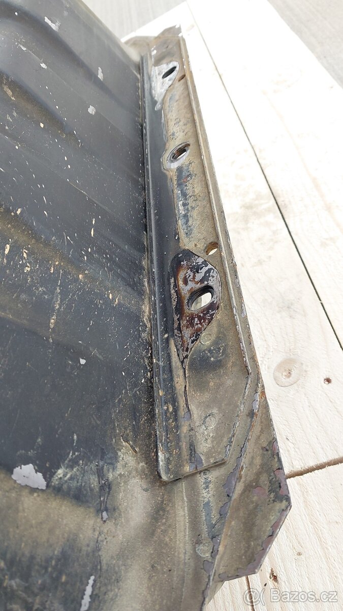 Nissan Patrol Y61 - Nádrž paliva Wagoon - 12