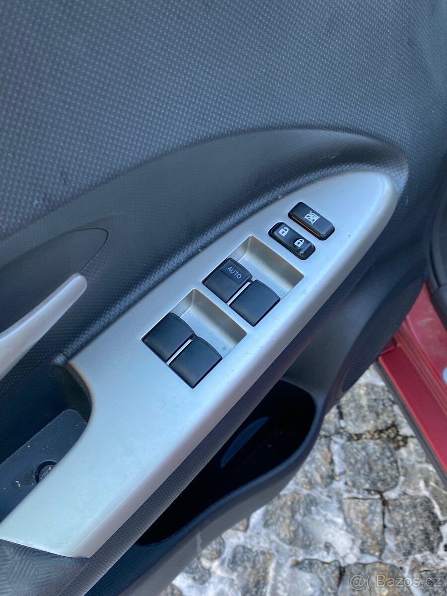 Toyota 1.3 vvt-i 74 kw - 12