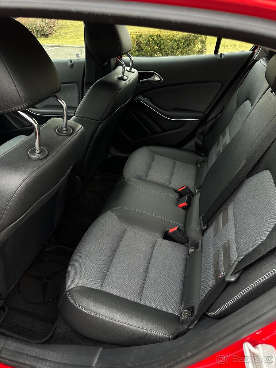Mercedes-Benz GLA 200D 4MATIC, automat, ČR, pěkný stav - 12