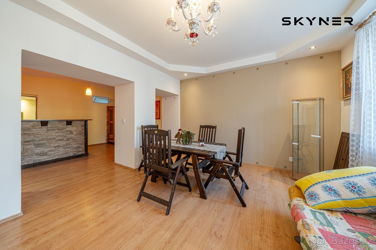 Prodej prostorného rodinného domu – ideální i pro vícegenera - 12
