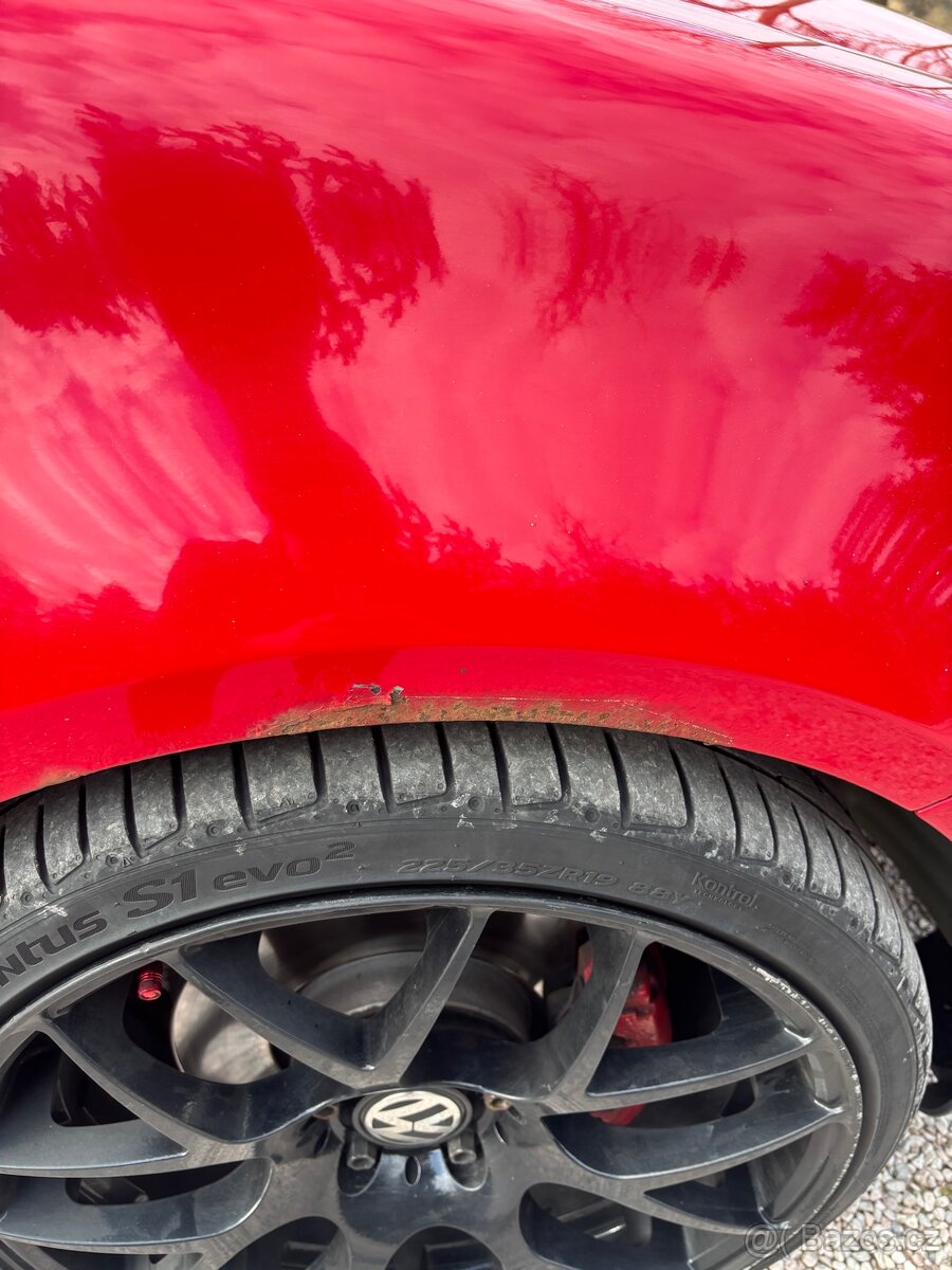 Volkswagen Golf GTI - 12