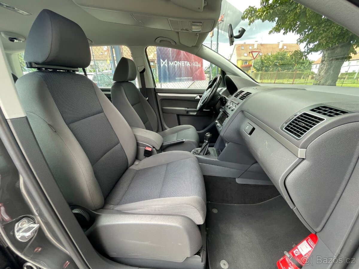 VW Touran 1.6 TDi Navigace,Climatronic - 12