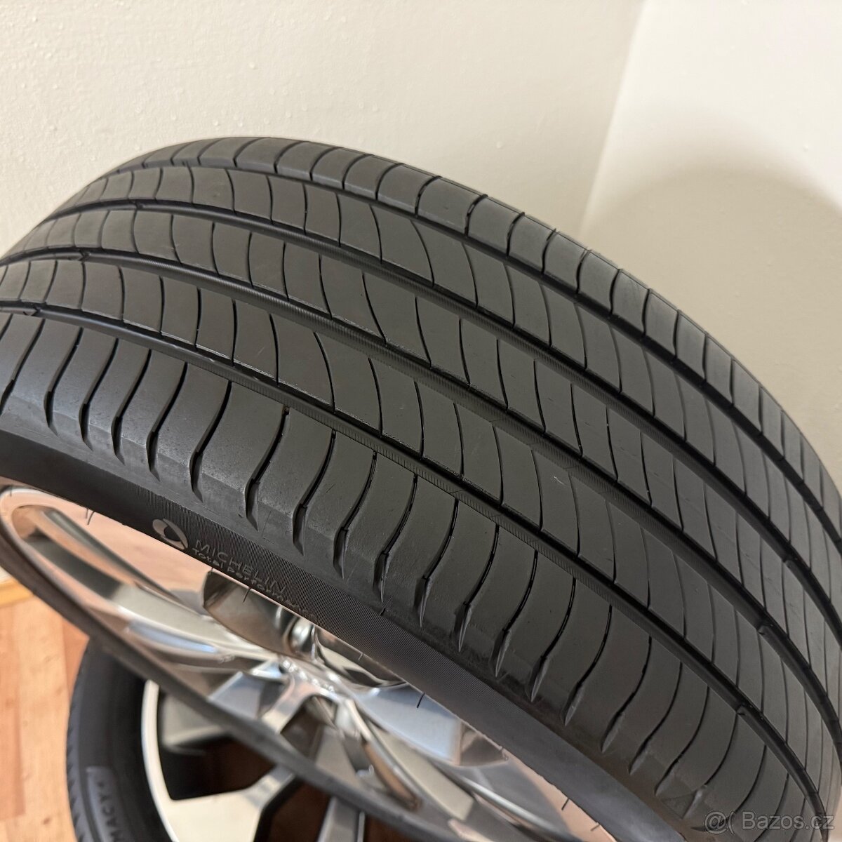 JEEP CHEROKEE 5x110 R19 ET41+LETNÍ 235/50R19 6,5mm - 12