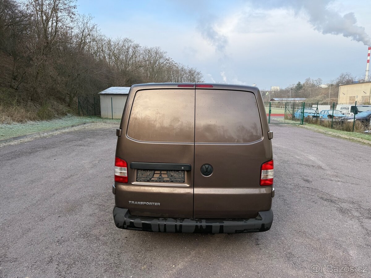 VW Transporter T5.1 Long 6 Míst - 12
