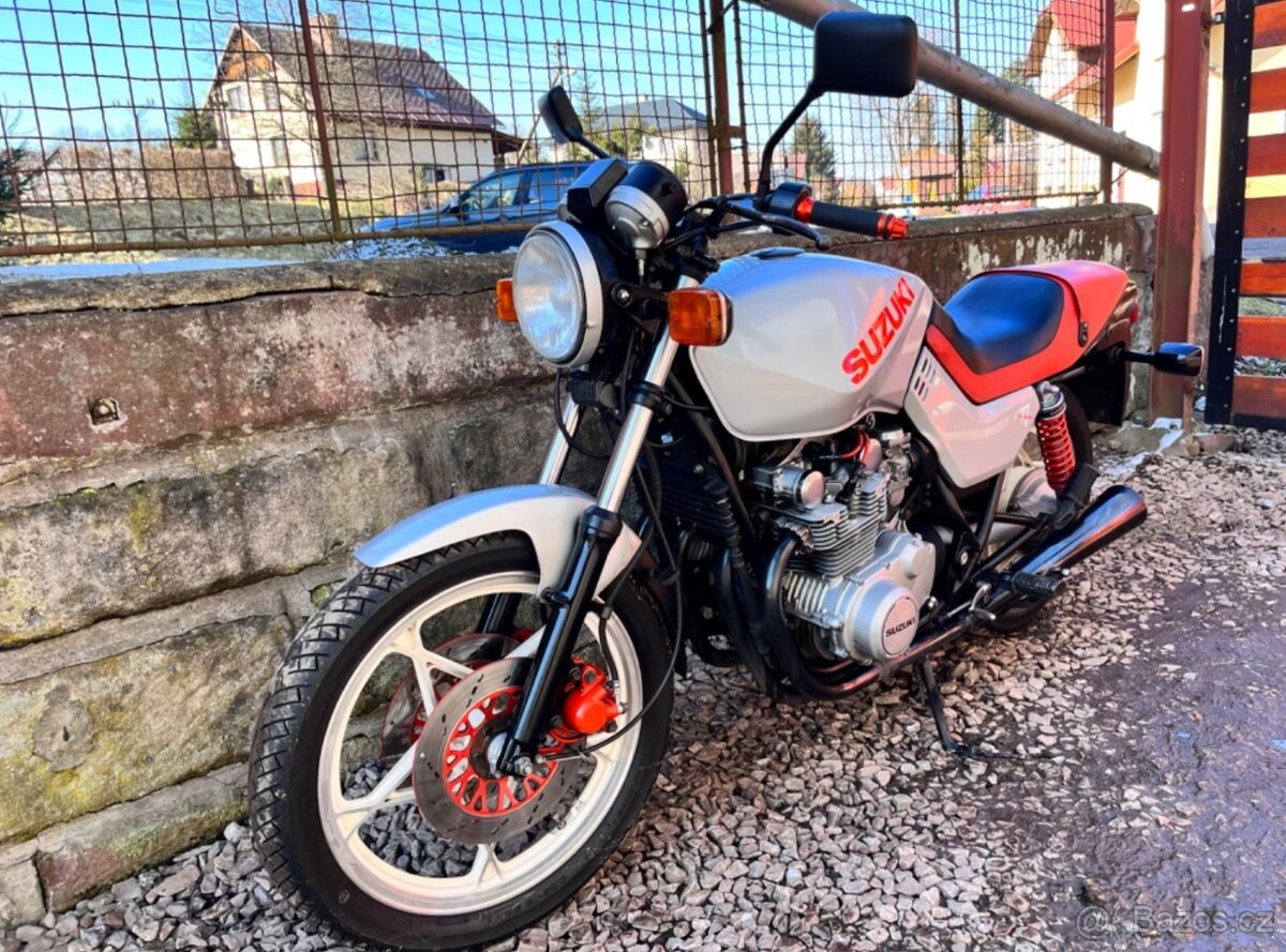 Suzuki Katana 650G - 12