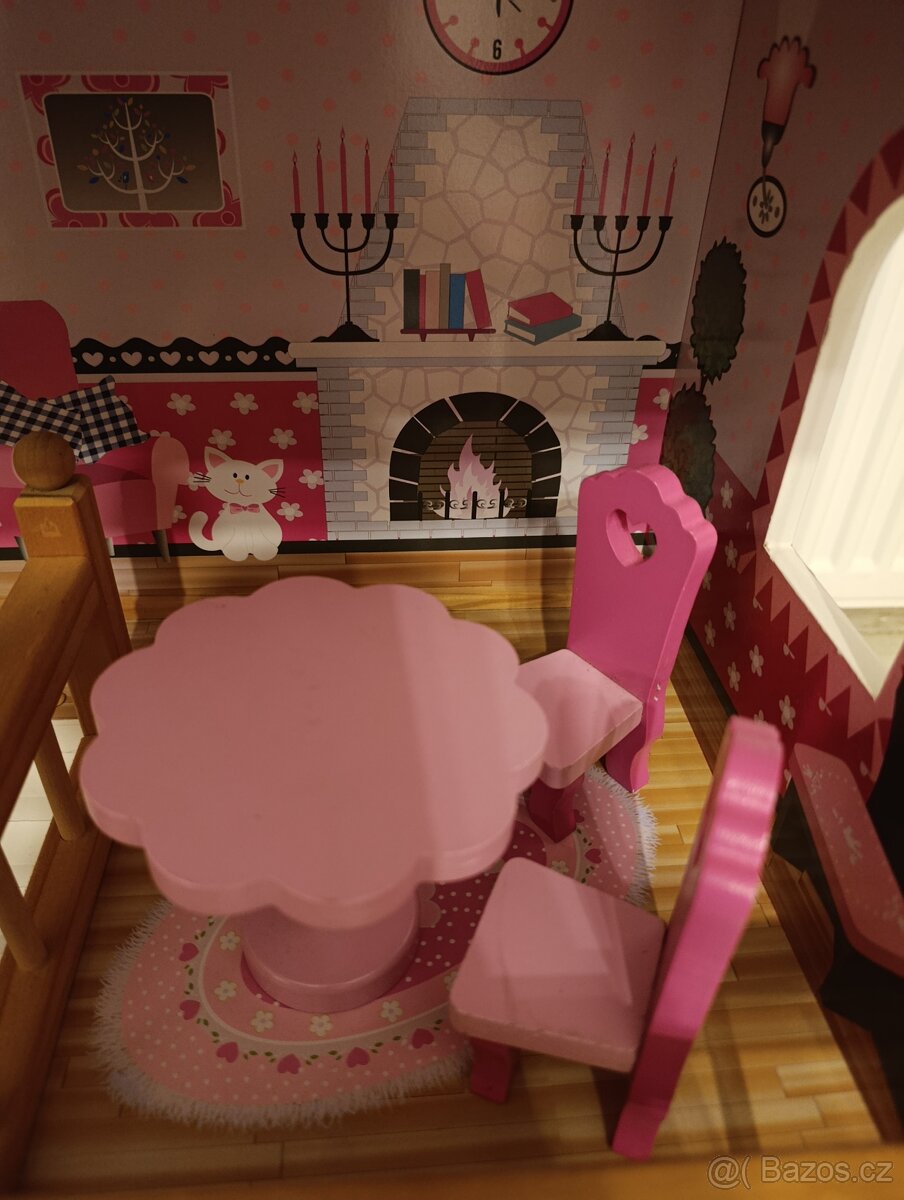 Dřevěný domeček pro panenky - 12