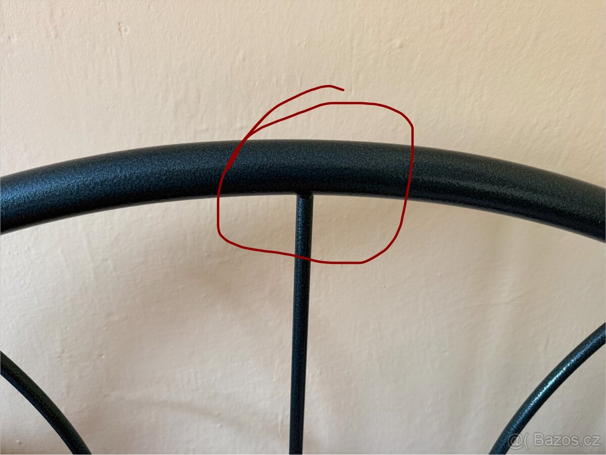 Kovová postel a roštem, matrací a šuplíkem na míru.. - 12