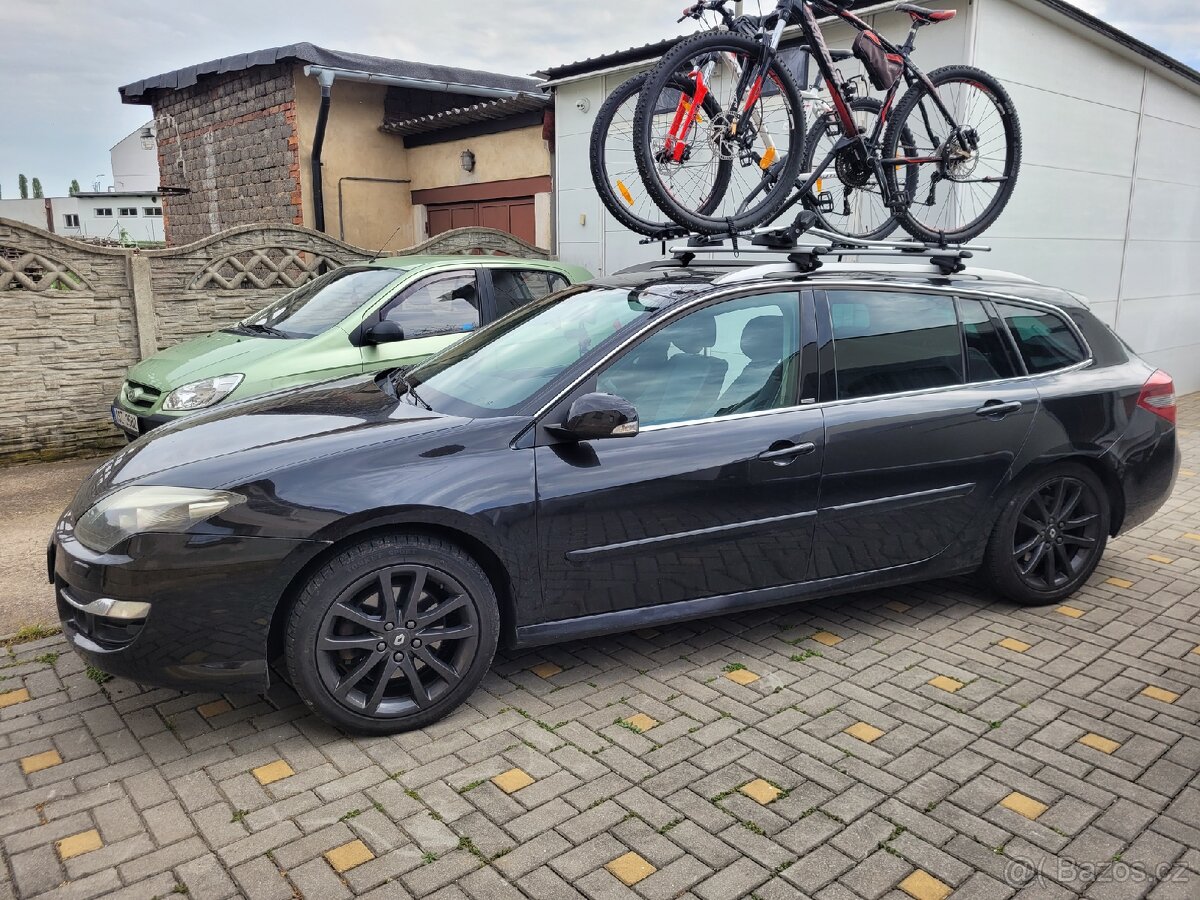 Renault Laguna III 2.0dCi 131kW 4Control - 12