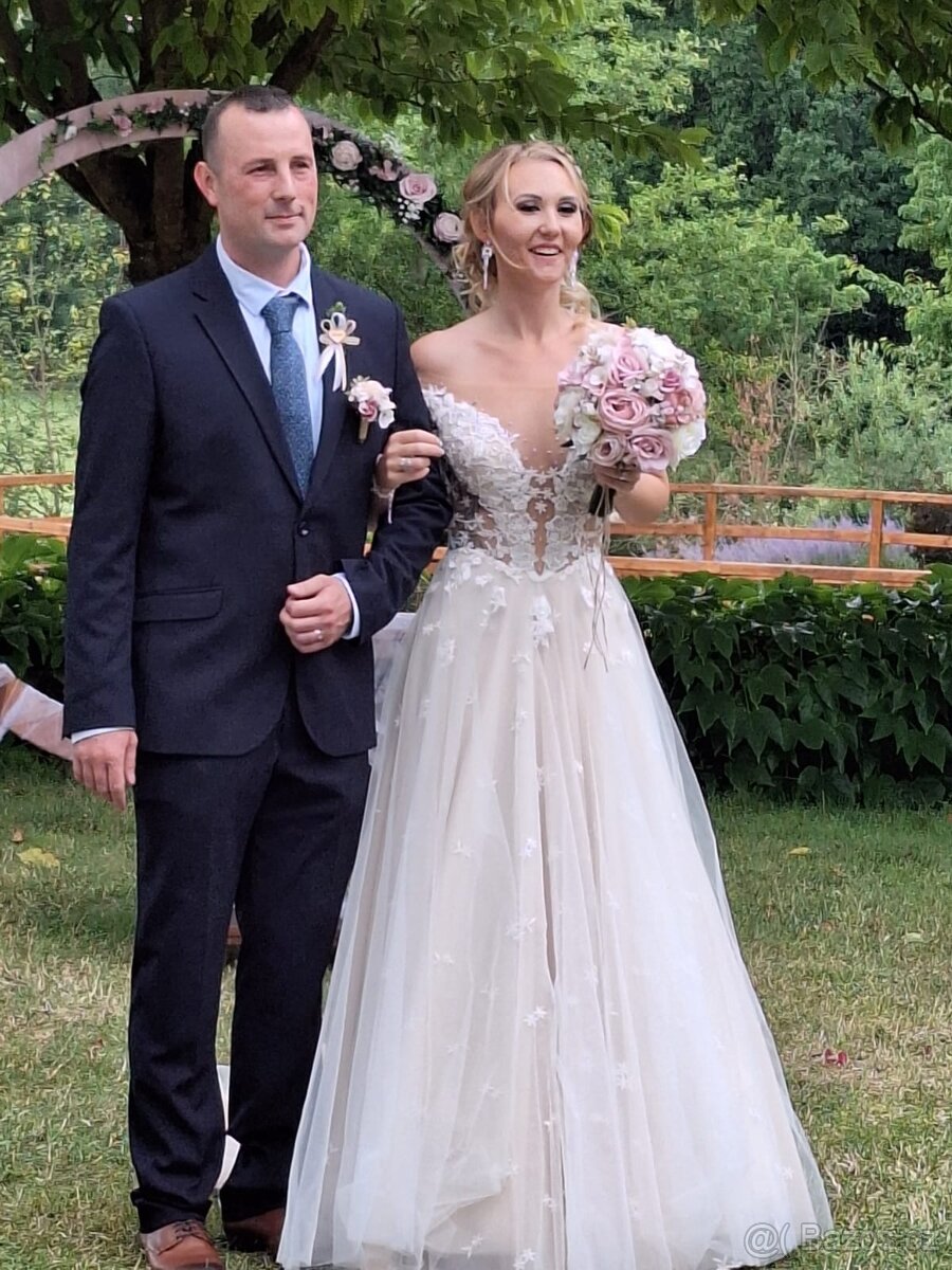 Prodám svatební šaty cena dohodou - 12