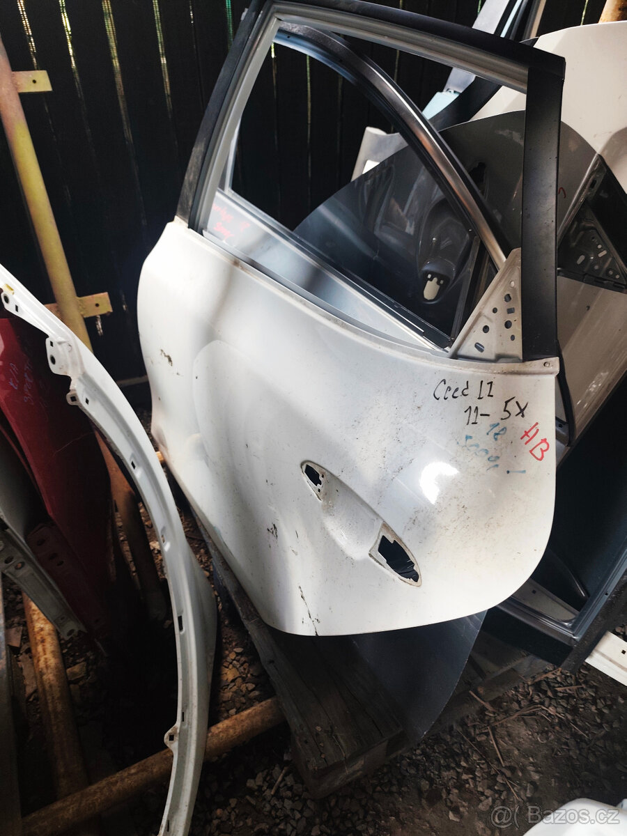 Kia CEED, náhradní díly z vozu. - 12