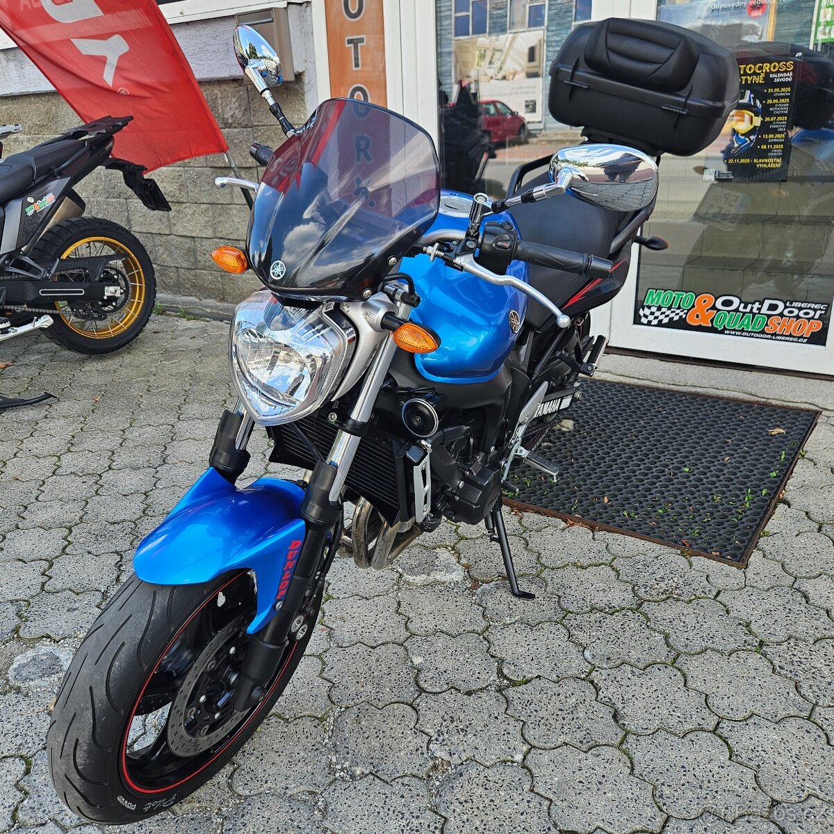 Yamaha FZ 6 Fazer, 1x zadní kufr, 2x klíč - 12