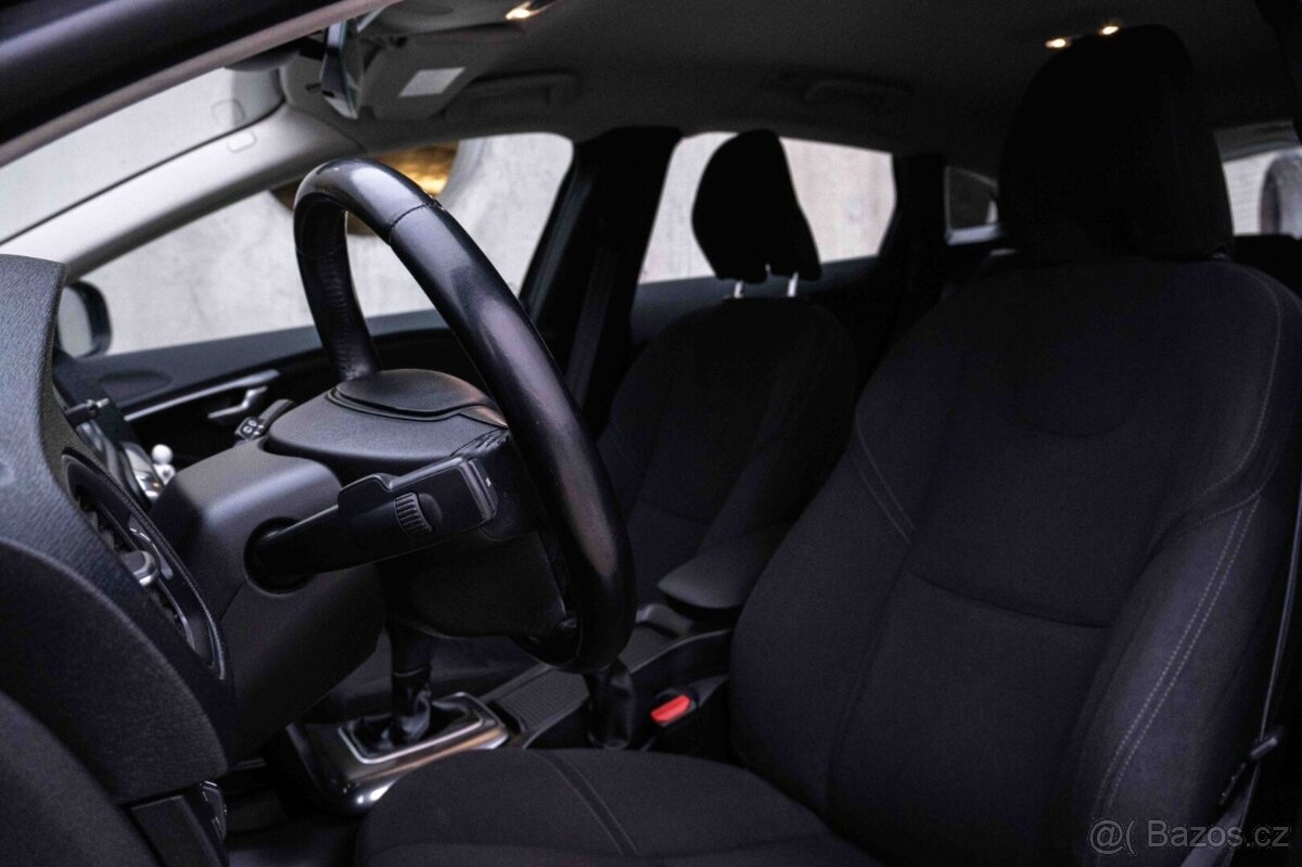 Volvo V40 T2 1.6L Momentum - 12