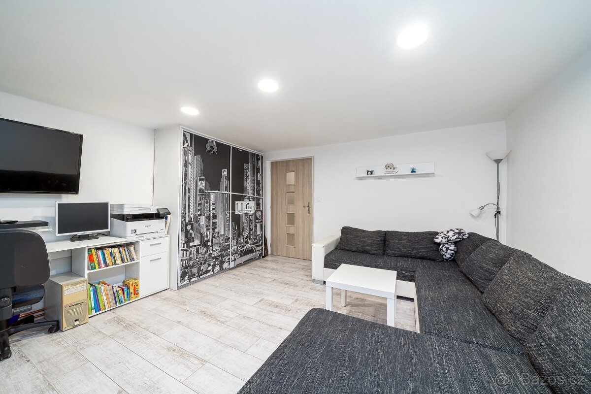 Rodinný dům / 2 bytové jednotky. - 12