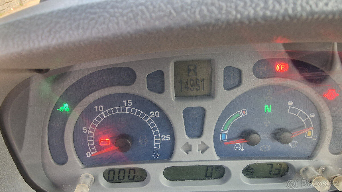 PRODÁM TRAKTOR NEW HOLLAND T7.270 - 12