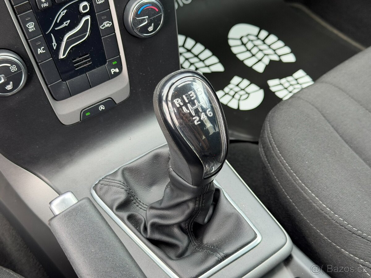 Volvo V40 D2 Momentum - 12