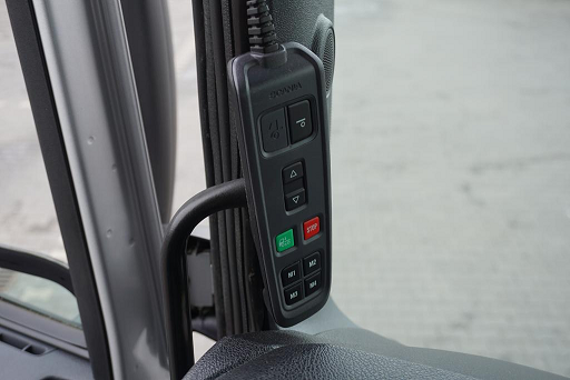 Scania G400 8x4 - třístranný sklápěč s hydraulickou rukou - 12