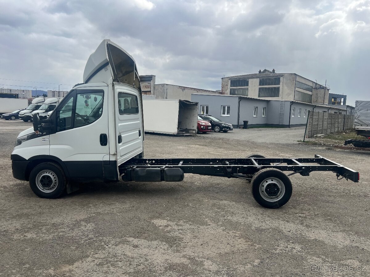 🚗+🚗 IVECO Daily 35S16 šasy - 12